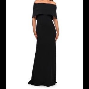 One use Prom dress very comfortable and easy to move in. Black strapless size 14